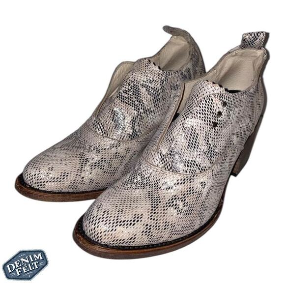 FREE BIRD Women’s SADIE BOOTIES/Boots IN WHITE PYTHON | PRELOVED!! - Picture 2 of 13
